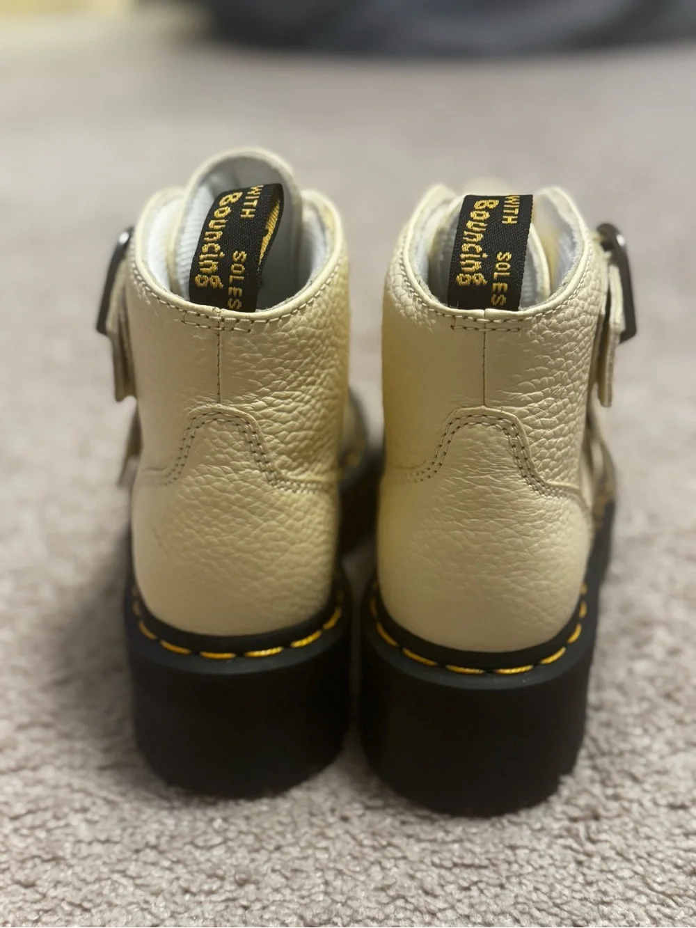 Dr. Martens Devon Heart Leather Platform Boots size 5